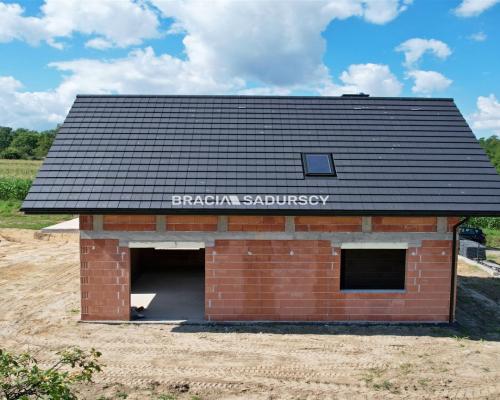 Dom w Brzezince, gm Brzeźnica