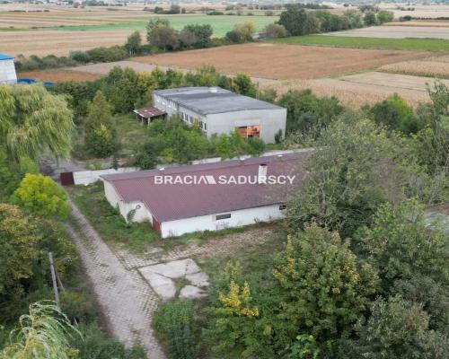 Siedliszowice pow. tarnowski - hala prod. 400 m2.