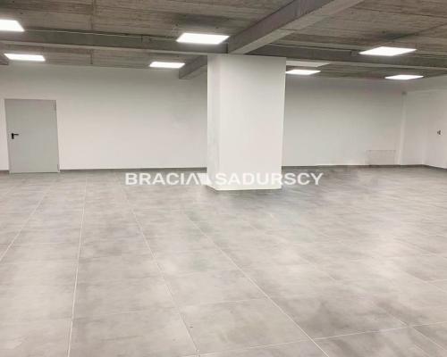 nowy lokal 170 m2 Sakwina