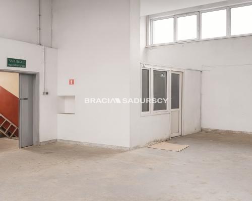 Hala mag. - prod. pow. 860 m2 w centrum Proszowic!