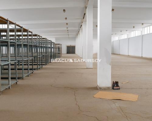 Hala mag. - prod. pow. 860 m2 w centrum Proszowic!