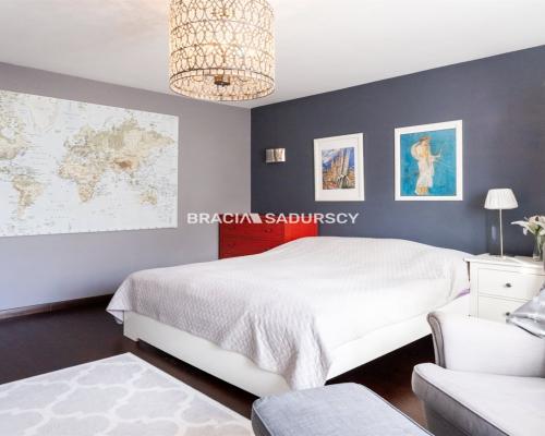 Mieszkanie dwupoziomowe z działką. Wieliczka.