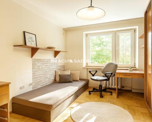 3 pok z osobną kuchnią, duży balkon-os.Piastów