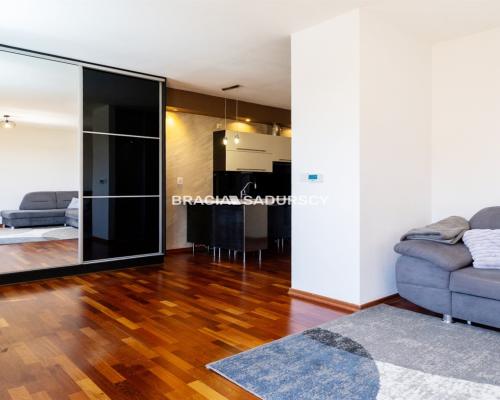 Zadbana Kawalerka z balkonem