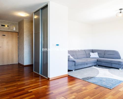 Zadbana Kawalerka z balkonem