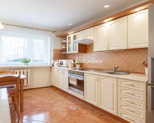 Przytulne 2 pok z osobną Kuchnią os. Oświecenia.