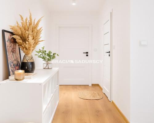 3-pok z ogródkiem/Wola Duchacka/2020/garaż