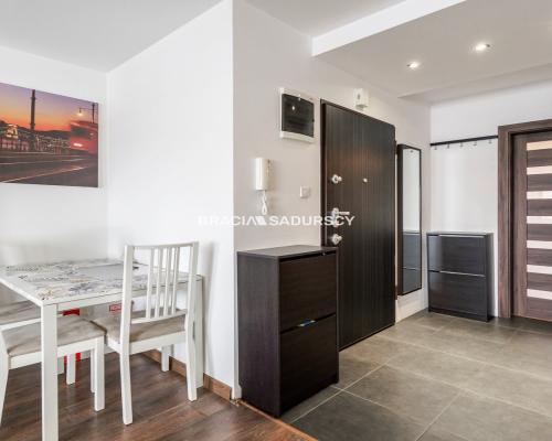 Gotowe do wejścia | 2 pok | duży balkon | parking