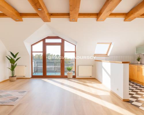 Mieszkanie z widokiem na zalew. Mydlniki.