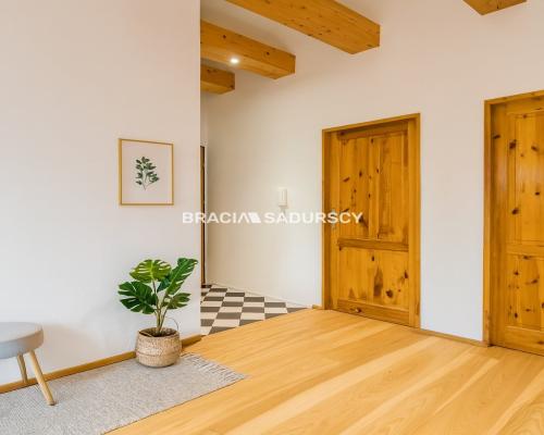 Mieszkanie z widokiem na zalew. Mydlniki.