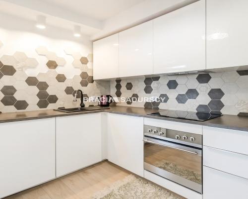 Nowe budownictwo, Radzikowskiego. Z windą.