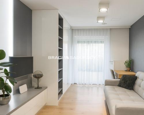 Ekskluzywne mieszkanie z ogrodem i parkingiem