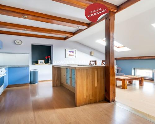 Mieszkanie w kamienicy 82 m2 stare miasto,poddasze