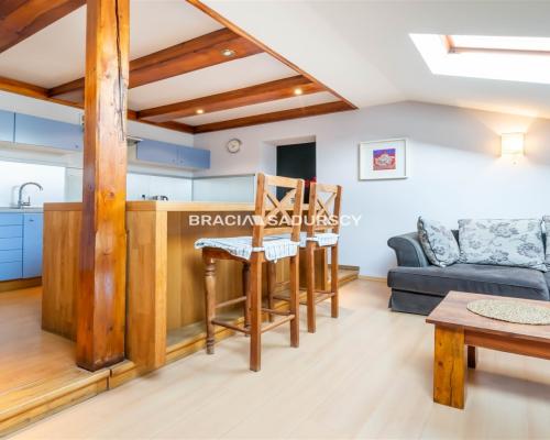 Mieszkanie w kamienicy 82 m2 stare miasto,poddasze