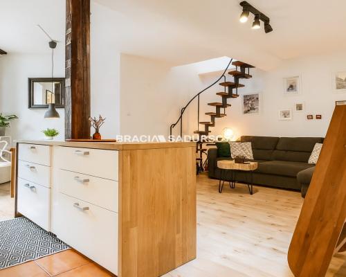 Stylowe poddasze 3-pokojowe w sercu Kazimierza