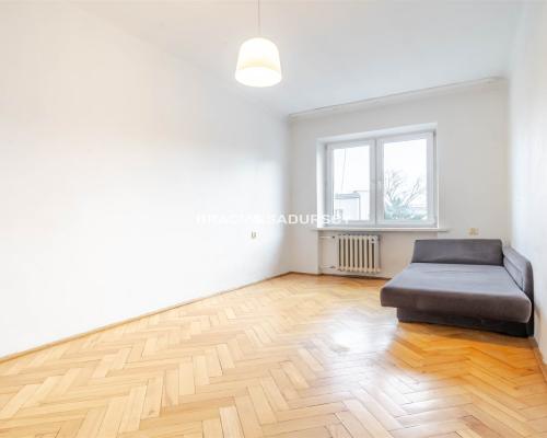 59m2 3 pok+os kuchnia Ul.Staszczyka Bronowice