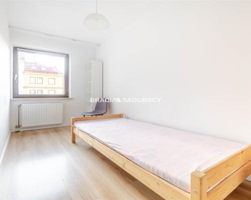 64m2 4 pok+ os kuchnia balkon Bronowice