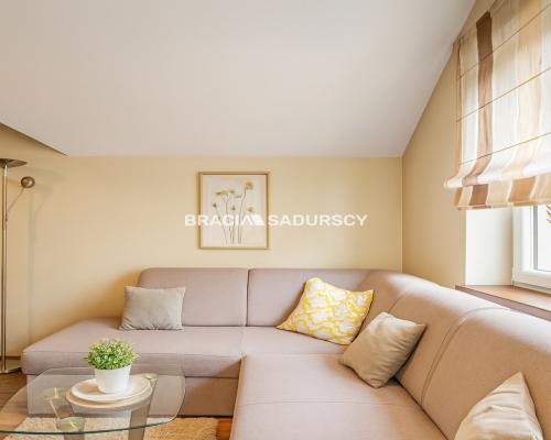 Wieliczka – dwupoziomowe mieszkanie 74 m²