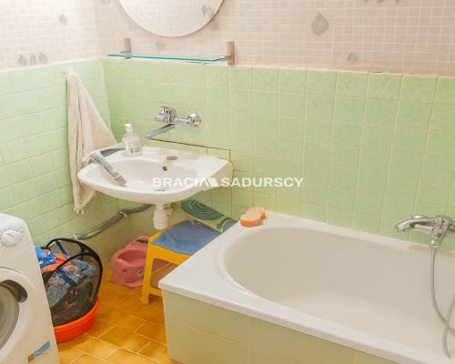 3 POKOJOWE USTAWNE DO REMONTU 52M2 UGOREK