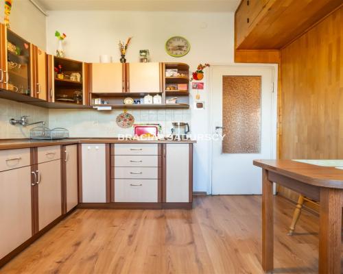 Osiedle Teatralne. Mieszkanie 2 pokojowe z osobną kuchnia o pow. 45,53 m 2  .  

 Mieszkanie dwustronne, rozkładowe, na 4 piętr