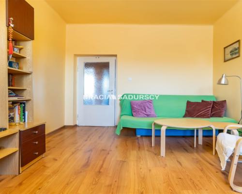 Osiedle Teatralne. Mieszkanie 2 pokojowe z osobną kuchnia o pow. 45,53 m 2  .  

 Mieszkanie dwustronne, rozkładowe, na 4 piętr