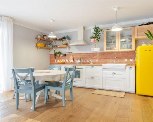 M 72-M2 4 POK APARTAMENT GARDEROBA BALKON ŻABINIEC