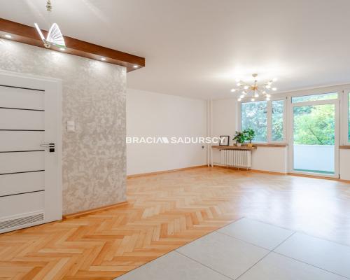 Słoneczne 2 pok. mieszkanie na os. Szklane Domy.