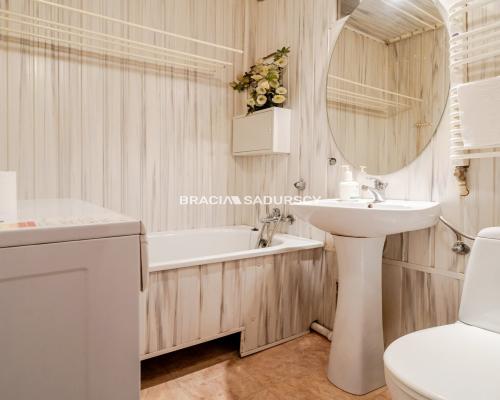 M-3 POK, 4 PIĘTRO BALKON UL. GOŁAŚKA DO REMONTU