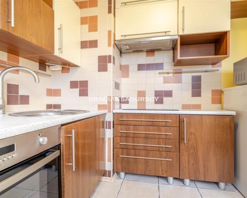 Bieńczyce, ul. Okulickiego. Mieszkanie 1-pokojowe o pow. użytkowej 27,70 m 2  z miejscem postojowym.  

 Mieszkanie, na 1 piętr