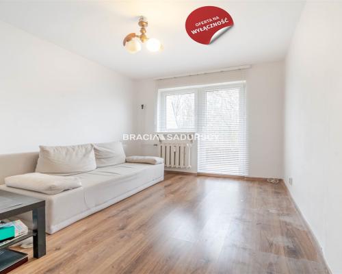 3 pokojowe os Kazimierzowskie.