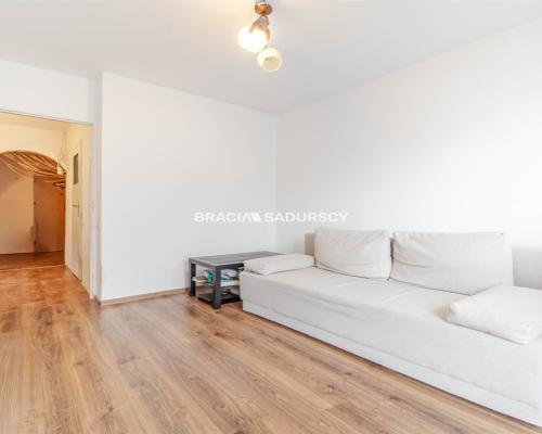 3 pokojowe os Kazimierzowskie.