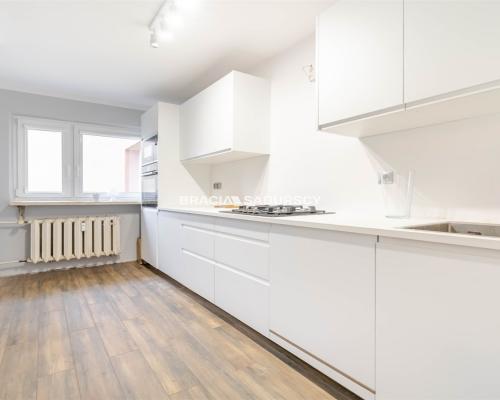 3 pokojowe os Kazimierzowskie.