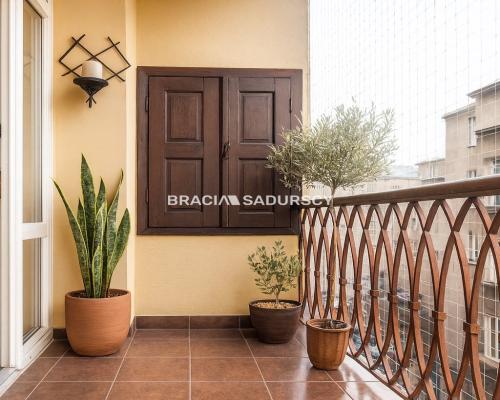 Na sprzedaż wyjątkowe mieszkanie inwestycyjne na Starym Mieście w okolicach Poczty Gł&oacute;wnej.    
 
Zadbana kamienica i po