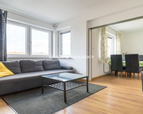 PRZESTRONNE, SŁONECZNE 2-POKOJOWE Z BALKONEM