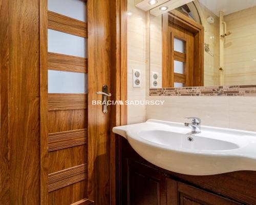 3 pok z osbną kuchnią ul. Zielińska.