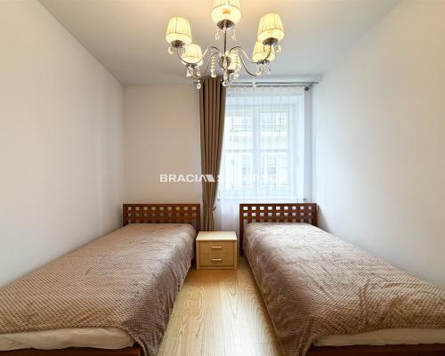 Przestronne 106m przy Rynku, ochrona 24/7, parking