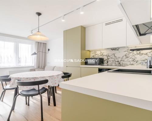 Wynajem 3 pok. mieszkanie na os Niepodległości!