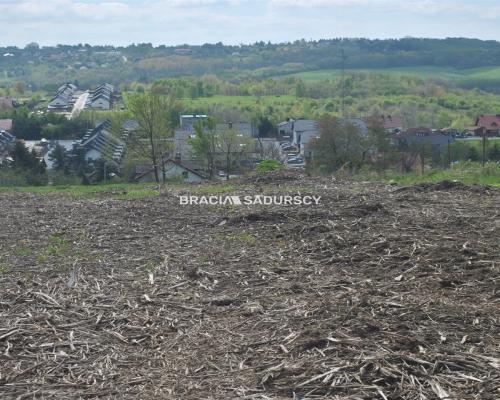 Działk MN2 przy ul. Magnoliowej w Wieliczce.