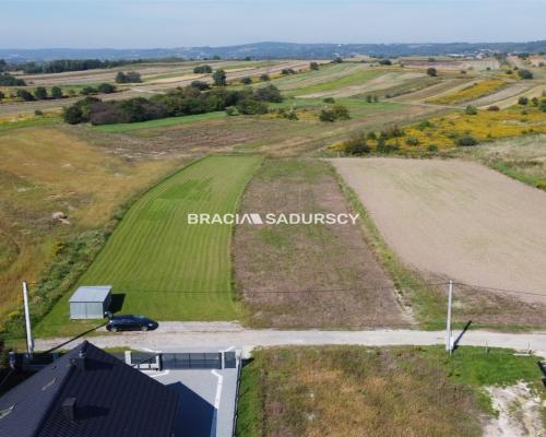 Słoneczna działka zagrodowa w Modlniczce