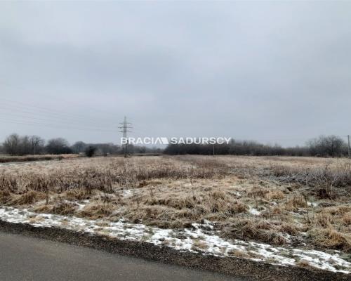 Działka rolna w centrum Krakowa   
  
Działka rolna o powierzchni 33 a położona na terenie objętym miejscowym planem zagospodar