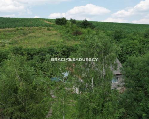 27 arowa  działka budowlana w Michałowicach