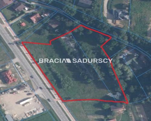 Działka pod usługi lub zabudowe jednorodzinną