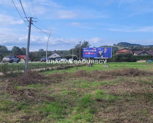 Działka pod usługi lub zabudowe jednorodzinną
