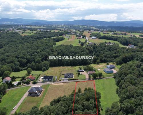 Klimatyczna działka budowlano-leśna w Sieprawiu