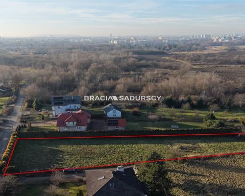Na sprzedaż - działka budowlana 2358 m&sup2;, Krak&oacute;w - Nowa Huta (Mogiła)  

 Oferujemy piękną działkę budowlaną o powie