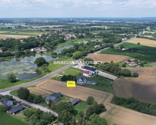 D  ziałka usługowa w Rudze k/Zatoru o pow. 41 ar&oacute;w   
 
Oferujemy  jedyną w okolicy  (!)  działkę usługową  o powierzchn