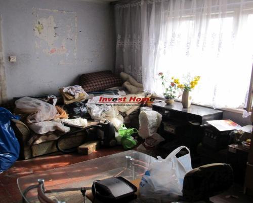 Duży dom do remontu.