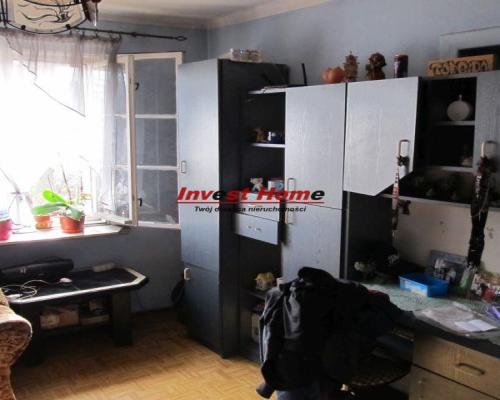 Duży dom do remontu.