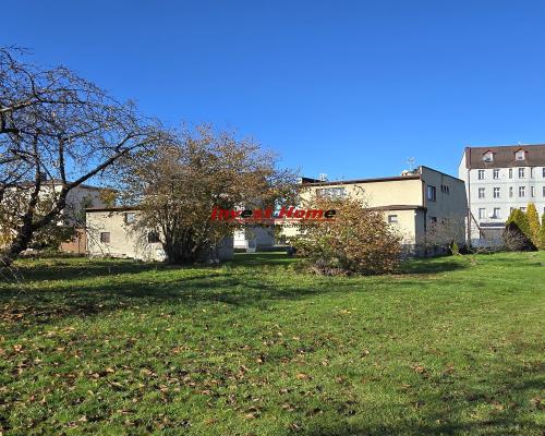 Solidny dom w dobrej lokalizacji.