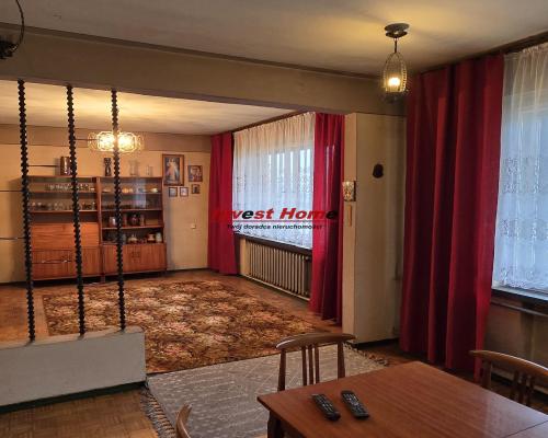 Solidny dom w dobrej lokalizacji.